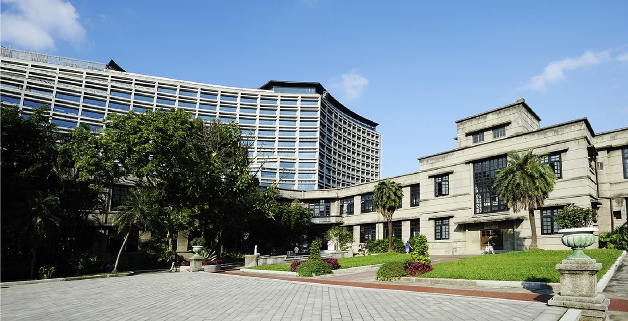 松山文創園區，不只是在信義商圈中提供了一個新的活動展演空間，也是提供了一個讓民眾可以放鬆舒壓、體驗慢活的好場所！